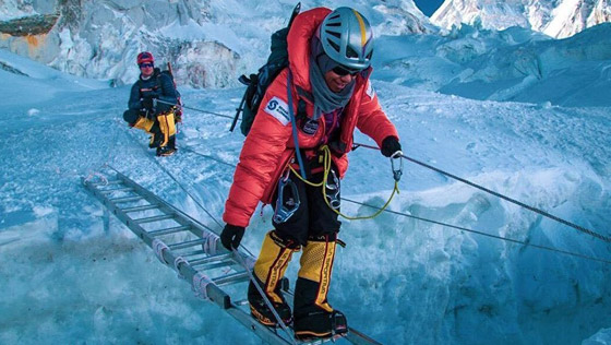فتيات عربيات متسلقات يتسلقن جبل إفرست أعلى قمة في العالم صورة رقم 9