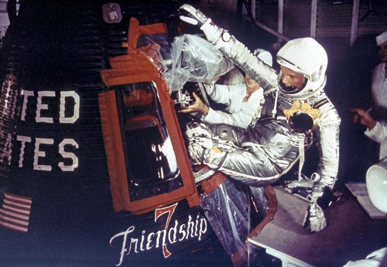 بالصور: هذه هي ساعة رواد الفضاء.. منذ أول رحلة فضائيّة وحتى اليوم صورة رقم 5