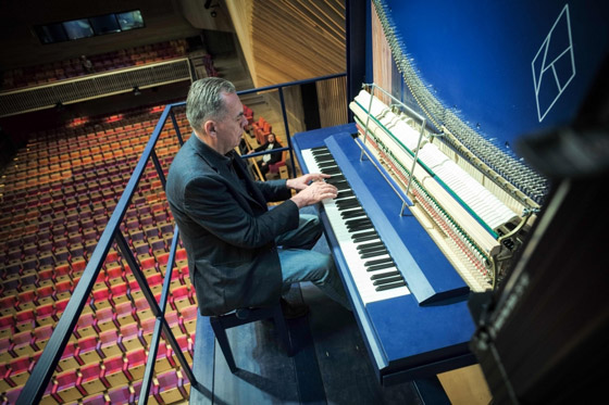 الكشف عن أكبر بيانو في العالم.. عليك تسلق شرفة وسلالم لتصله! صورة رقم 4
