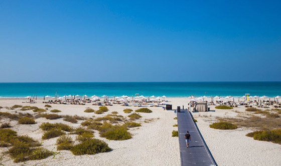 بالصور: أجمل الشواطئ العربية الراقية والنظيفة لقضاء وقت صيفي ممتع صورة رقم 1