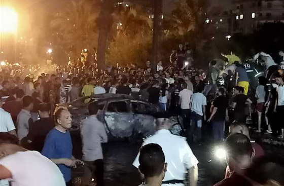 19 قتيلا و32 جريحا في انفجار في القاهرة بسبب حادث تصادم سيارات صورة رقم 24