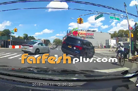 بالفيديو: لحظة وفاة سائق بسبب تهور مراهق يقود سيارة صورة رقم 5