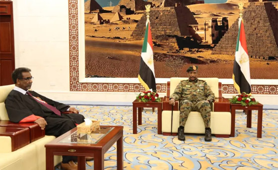 البرهان يؤدي اليمين رئيسا للمجلس السيادي السوداني صورة رقم 3