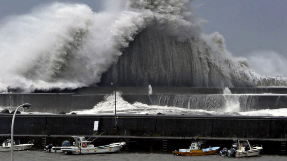 إعصار اليابان.. عدد القتلى بازدياد وتحذير للملايين بالإجلاء صورة رقم 5
