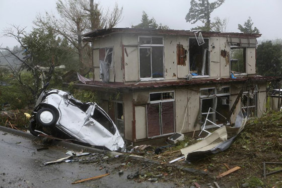 إعصار اليابان.. عدد القتلى بازدياد وتحذير للملايين بالإجلاء صورة رقم 8