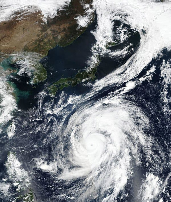 إعصار اليابان.. عدد القتلى بازدياد وتحذير للملايين بالإجلاء صورة رقم 9