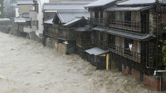 إعصار اليابان.. عدد القتلى بازدياد وتحذير للملايين بالإجلاء صورة رقم 19