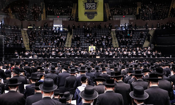 تجمعوا بالآلاف.. «اليهود» في نيويورك يرفضون الانضمام للجيش الإسرائيلي صورة رقم 2