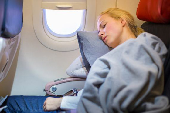 8 نصائح لنوم مريح على الطائرة صورة رقم 2