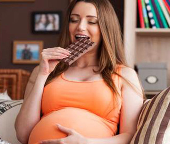 6 أسباب تدفع المرأة الحامل لتناول الشوكولاتة يومياً صورة رقم 6