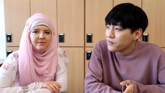 المغني واليوتيوبر الكوري الشهير “كيم جاي” يعتنق الإسلام صورة رقم 4