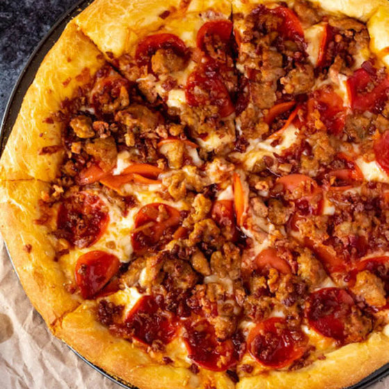 إليكم طريقة تحضير بيتزا باللحم على الطريقة الأمريكية صورة رقم 5