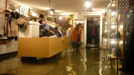 فيضانات البندقية: المدينة الإيطالية تواجه أعلى موجة مدّ منذ أكثر من 50 عاما صورة رقم 14