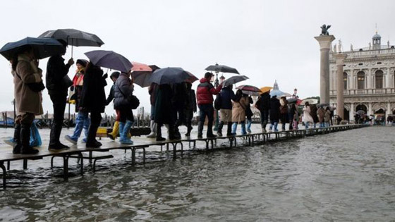 فيضانات البندقية: المدينة الإيطالية تواجه أعلى موجة مدّ منذ أكثر من 50 عاما صورة رقم 15