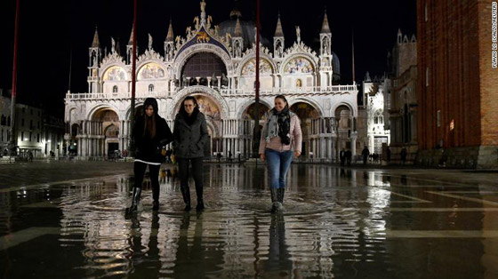 فيضانات البندقية: المدينة الإيطالية تواجه أعلى موجة مدّ منذ أكثر من 50 عاما صورة رقم 7