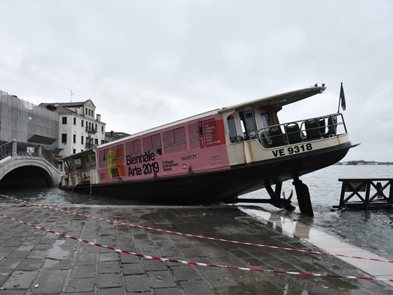 فيضانات البندقية: المدينة الإيطالية تواجه أعلى موجة مدّ منذ أكثر من 50 عاما صورة رقم 17