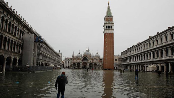 بالصور: الثلوج والفيضانات تصل إلى أوروبا مبكرا صورة رقم 1
