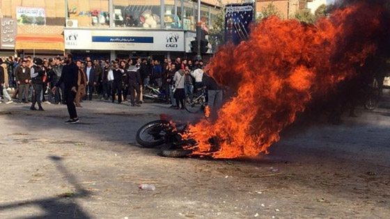 قتلى مظاهرات إيران بالعشرات.. وانتهاكات للقانون الدولي صورة رقم 6