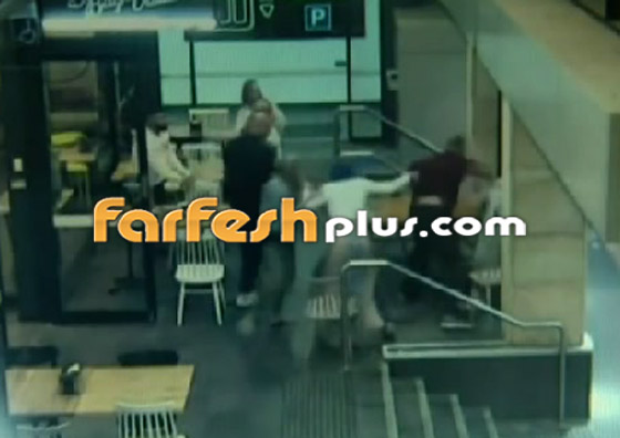 فيديو صادم: أسترالي عنصري ينهال بالضرب الوحشي على امرأة عربية محجبة! صورة رقم 10