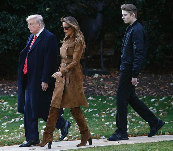 أصغر أبناء الرئيس ترامب يثير ضجة واسعة بعد ظهوره إلى جانب والديه! صورة رقم 4
