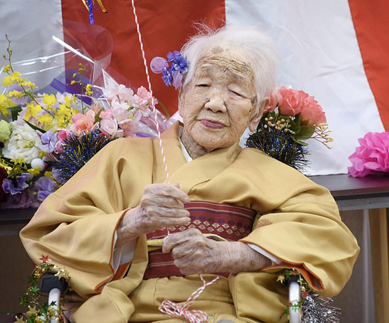 يابانية تحتفظ برقمها القياسي كأكبر معمرة بالعالم وتحتفل بعيد ميلادها الـ117! صورة رقم 1