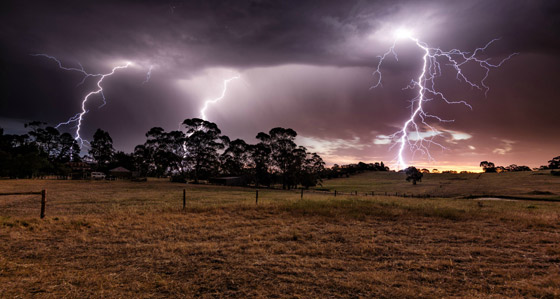 عواصف رعدية بأستراليا تحيي آمال الملايين حول العالم في إطفاء الحرائق صورة رقم 3