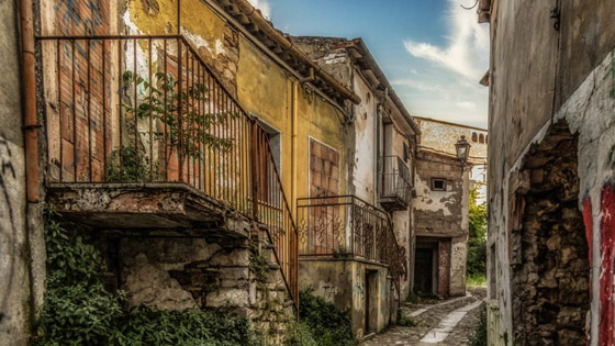 بعد عروض بيع منازل خالية مقابل يورو واحد.. بلدة إيطالية تقدم عرضا مختلفا صورة رقم 19