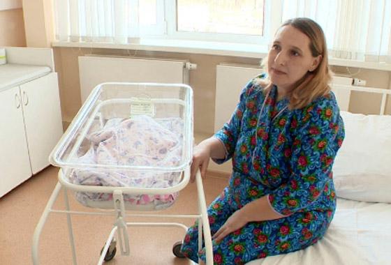 روسية لم تكن تعرف أنها حامل تنجب طفلة (معجزة) نمت خارج الرحم! صورة رقم 3
