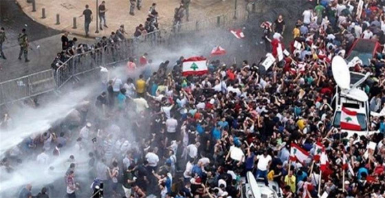 لبنان.. إصابة عشرات المحتجين في 