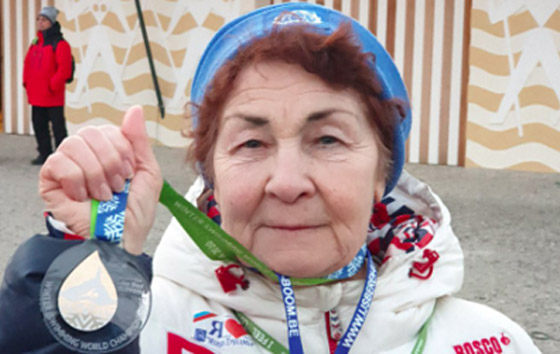 فيديو وصور: روسية عمرها 83 عاما تفوز ببطولة العالم فى السباحة! صورة رقم 1
