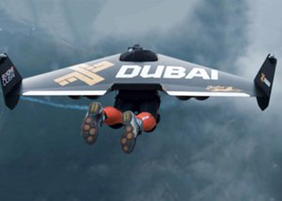 تجربة ناجحة لطيار بشري يمكنه التحليق والمناورة على ارتفاعات عالية (فيديو) صورة رقم 13