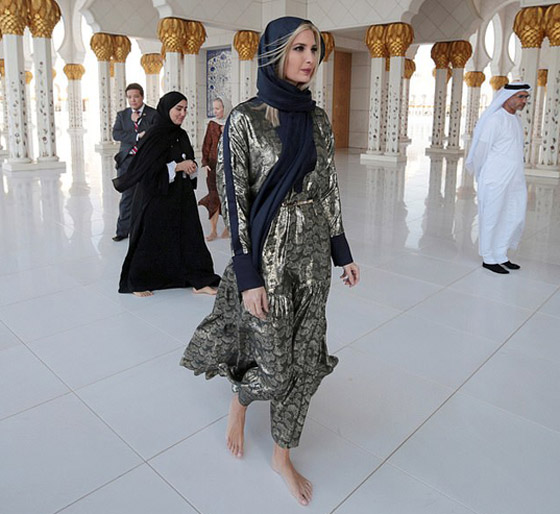 إيفانكا ترامب تخطف الأنظار في الإمارات بـ3 إطلالات مميزة ومحتشمة صورة رقم 10
