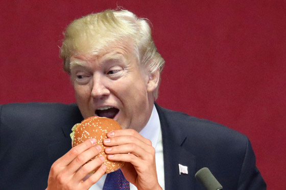 بالصور الرئيس دونالد ترامب يعشق الأطعمة السريعة: البيتزا البرجر والتاكو صورة رقم 13