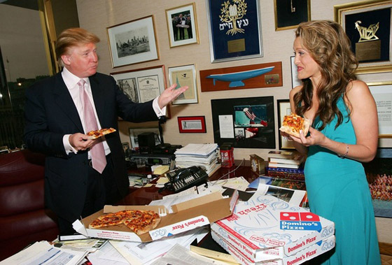 بالصور الرئيس دونالد ترامب يعشق الأطعمة السريعة: البيتزا البرجر والتاكو صورة رقم 11