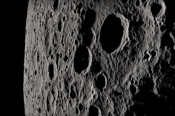 فيديو من ناسا يظهر مشاهد خلابة للقمر من منظور رواد الفضاء! صورة رقم 8