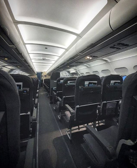 مسافرون يشاركون لقطات لرحلاتهم في طائرات شبه خالية بسبب كورونا صورة رقم 7