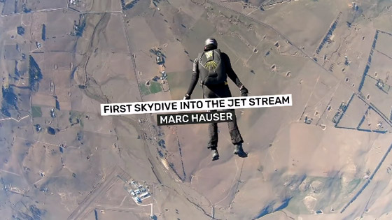 مغامر يقفز من منطاد على ارتفاع 24 ألف قدم بعد مشكلة مفاجئة في الهواء! صورة رقم 16