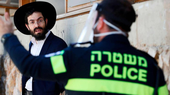 فيديو.. متطرفون يهود يواجهون الشرطة الإسرائيلية بـ 