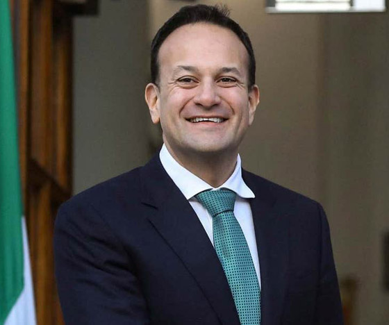 بعد 7 سنوات.. رئيس وزراء أيرلندا يعود للعمل كطبيب لمكافحة كورونا! صورة رقم 7