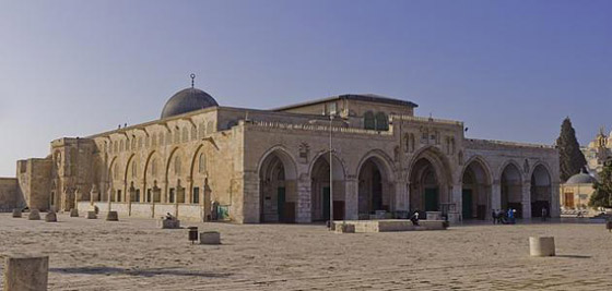 المسجد الأقصى يفتح أبوابه للمصلين بعد عيد الفطر صورة رقم 1