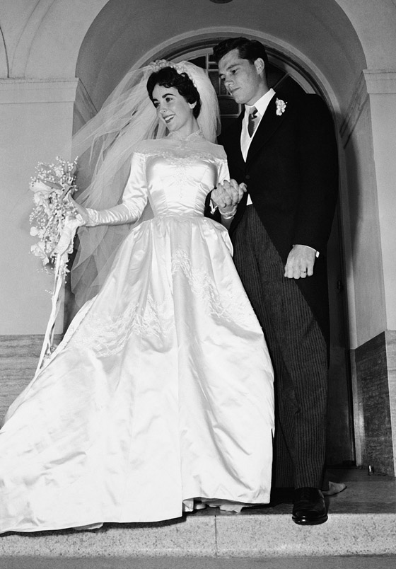بالصور: قائمة بأجمل فساتين الزفاف الأيقونية التي لن ينساها التاريخ صورة رقم 5