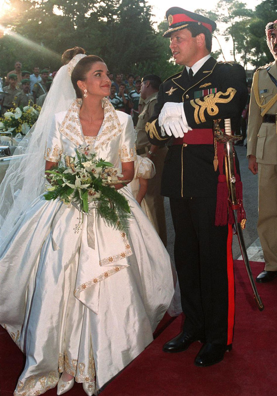 بالصور: قائمة بأجمل فساتين الزفاف الأيقونية التي لن ينساها التاريخ صورة رقم 10
