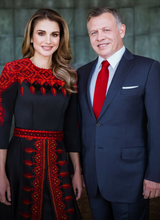 الملكة رانيا تحتفل بعيد ميلادها الخمسين بإطلالة مميزة بالأبيض.. صور صورة رقم 18