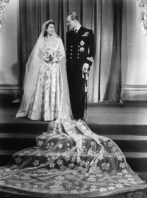 صور أغلى 7 فساتين زفاف للملكات بالعالم: بينها فستان بـ120 مليون جنيه.. صورة رقم 1