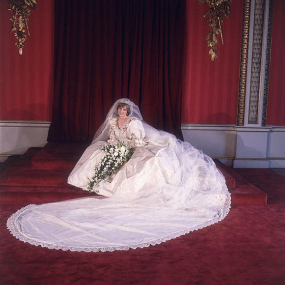 صور أغلى 7 فساتين زفاف للملكات بالعالم: بينها فستان بـ120 مليون جنيه.. صورة رقم 4