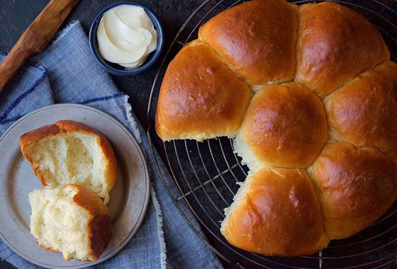 إليكم طريقة تحضير الخبز بالحليب الهش والسهل والشهي صورة رقم 11