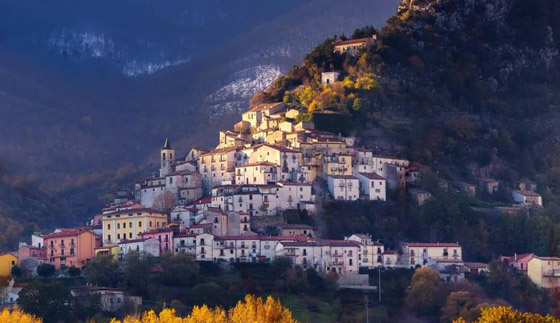 عرض الأحلام: إقامة أسبوع مجاناً في فيلا فاخرة في قرية إيطالية رائعة صورة رقم 1