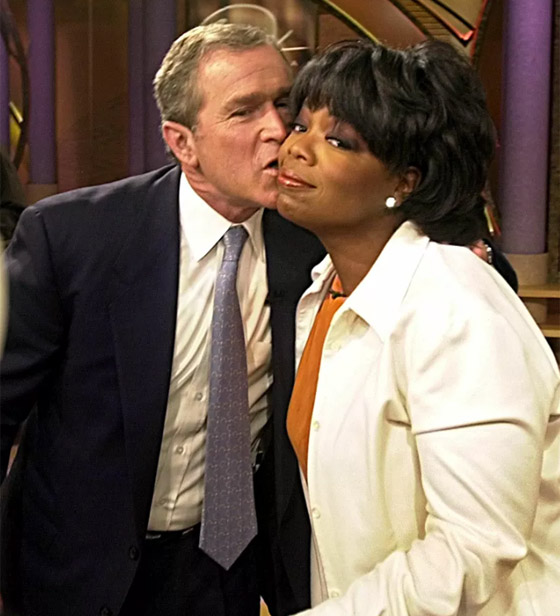 بالصور.. شاهدوا قبلات من أشهر الشخصيات السياسية العالمية صورة رقم 8