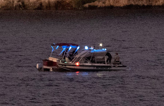 غرق ممثلة والعثور على طفلها لوحده في القارب وسط البحيرة صورة رقم 9