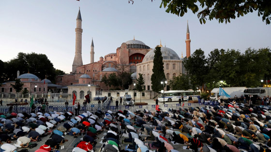 أردوغان يتمسك بـ(الحقوق السيادية) في تحويل آيا صوفيا إلى مسجد صورة رقم 1